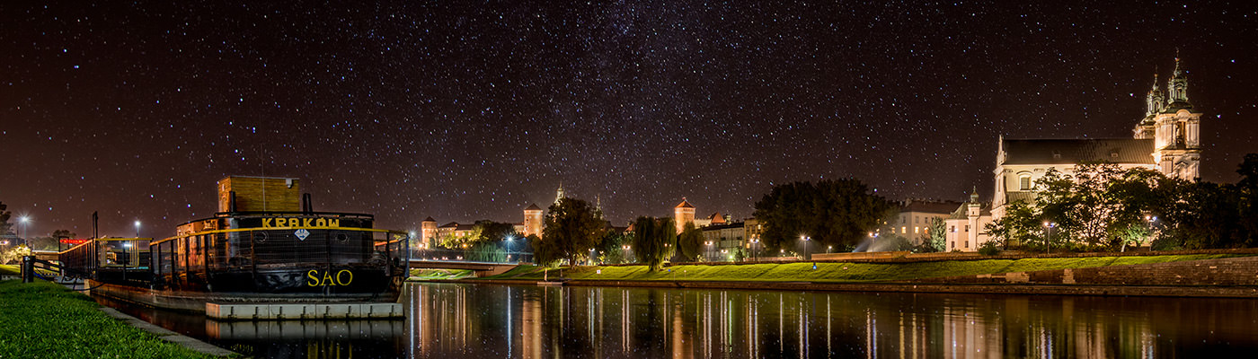 Krakow Wawel with Milky Way Filip Gawronski